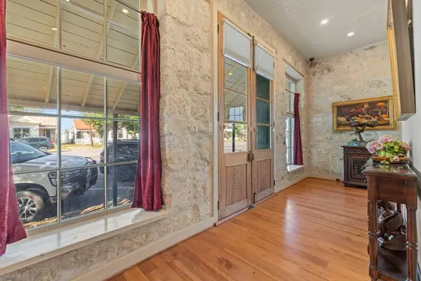 412, 406, 414 E E. Main ST, Fredericksburg, TX 78624