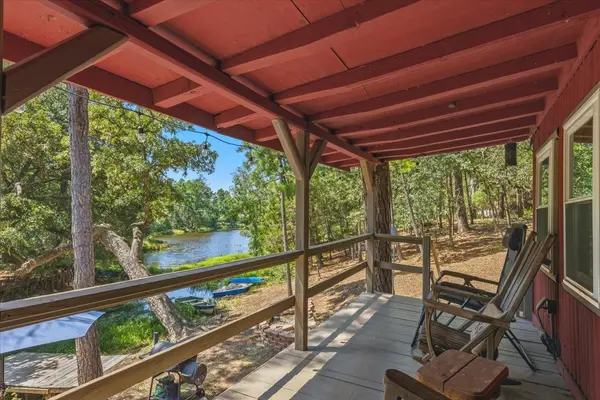463 Clear Lake DR, La Grange, TX 78945