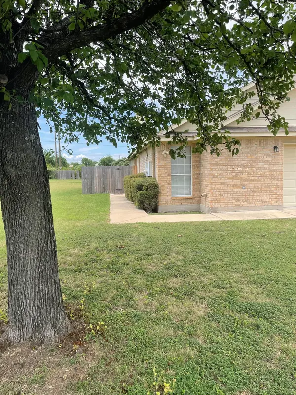 205 Axis Deer TRL #A, Hutto, TX 78634