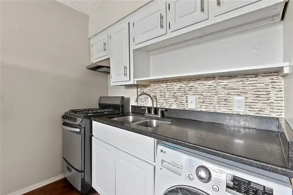 2401 Manor RD #216, Austin, TX 78722