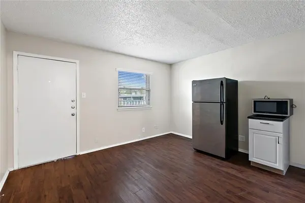 2401 Manor RD #216, Austin, TX 78722