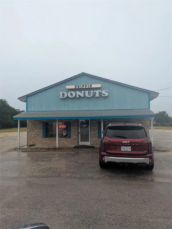 651 Highway 290 HWY, Dripping Springs, TX 78620
