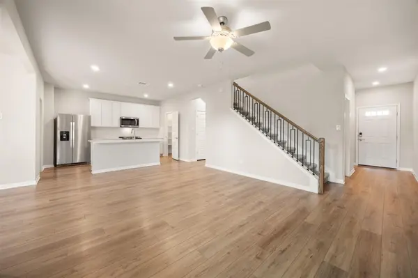 202 Fairmeadow Downs DR, Hutto, TX 78634