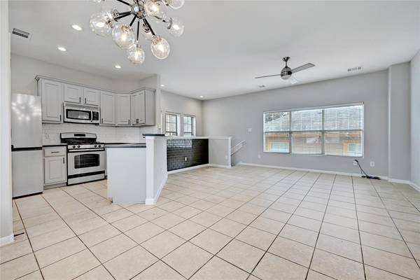 2909 Saville LOOP #10c, Austin, TX 78741