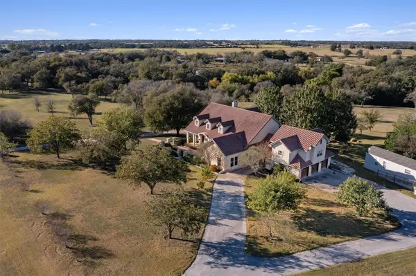 1092 FM 3000, Elgin, TX 78621