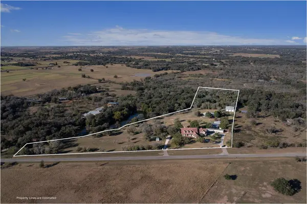 1092 FM 3000, Elgin, TX 78621