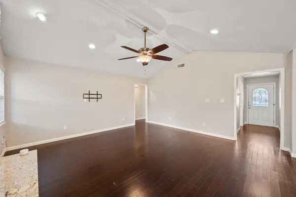 8511 Daleview DR, Austin, TX 78757