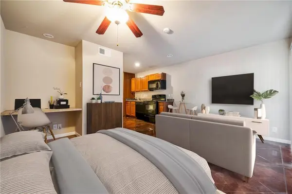 301 W 38th ST #106, Austin, TX 78705