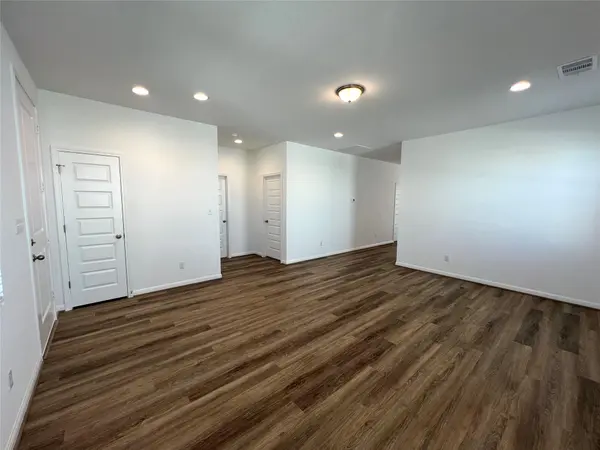 302 Elm Branch TRL, Taylor, TX 76574