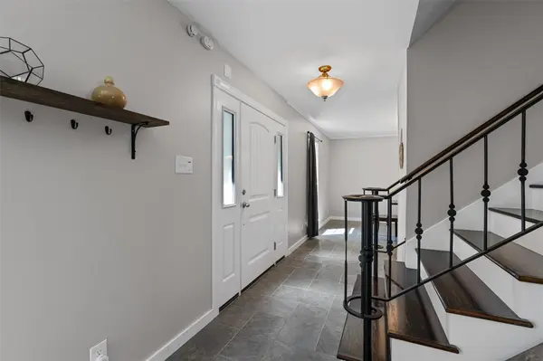 8300 Grayledge DR, Austin, TX 78753