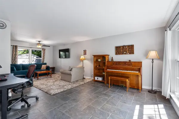 8300 Grayledge DR, Austin, TX 78753