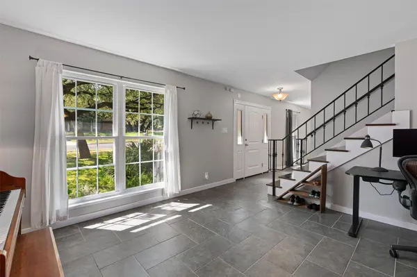 8300 Grayledge DR, Austin, TX 78753