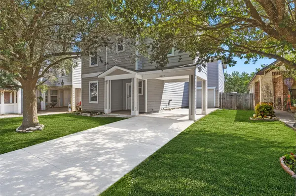 13521 Sea Biscuit DR, Del Valle, TX 78617