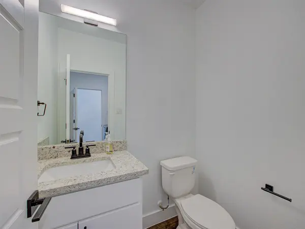 20507 Bonanza ST #B, Lago Vista, TX 78645