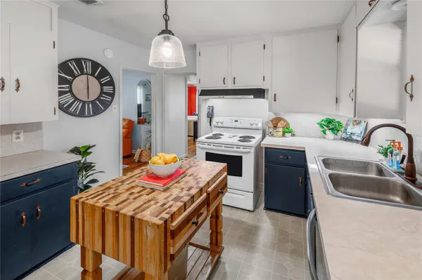 3028 Tennessee Ave, Bryan, TX 77803