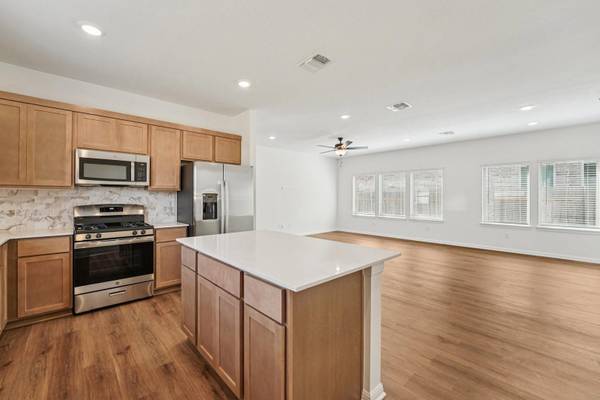 238 Bay Breeze DR, Kyle, TX 78640