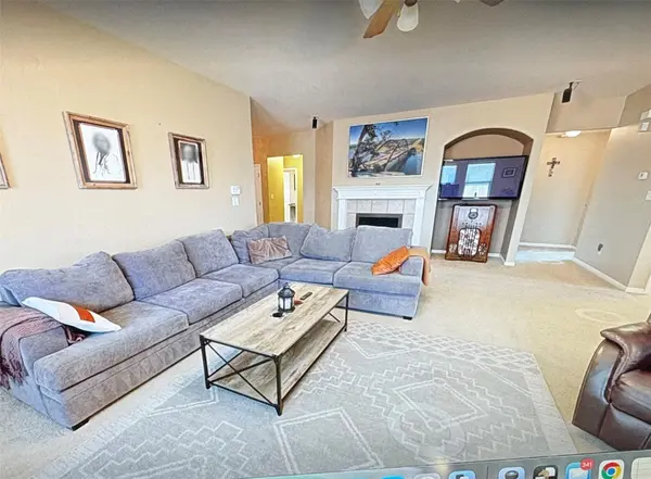 320 Creek Ridge LN, Round Rock, TX 78664
