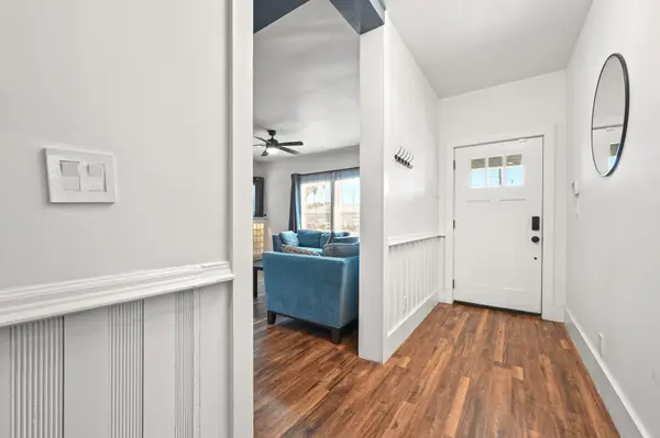 811/ 813 S Commerce ST, Lockhart, TX 78644