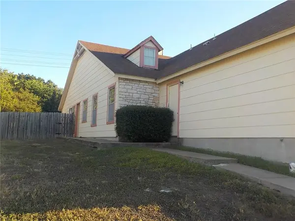 523 Cutty TRL #A, Lakeway, TX 78734