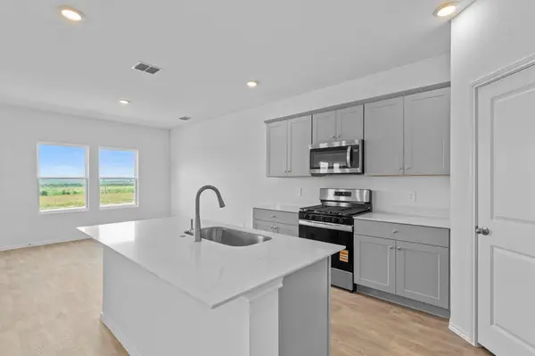 175 Arnold LOOP, Uhland, TX 78640