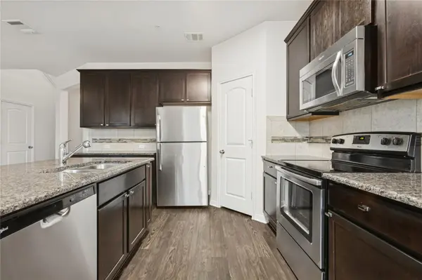 1200 S 10th ST #303, Pflugerville, TX 78660