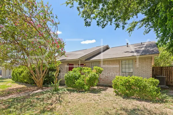 205 W William Cannon DR #A, Austin, TX 78745