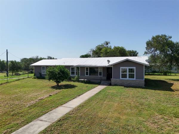 2813 Highway 21 W, Dale, TX 78616