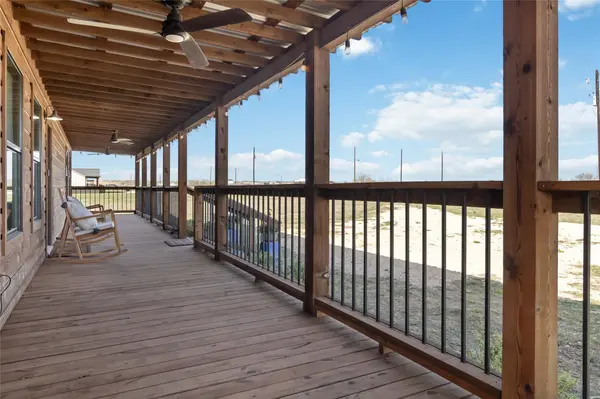1591 Scull RD, Martindale, TX 78666