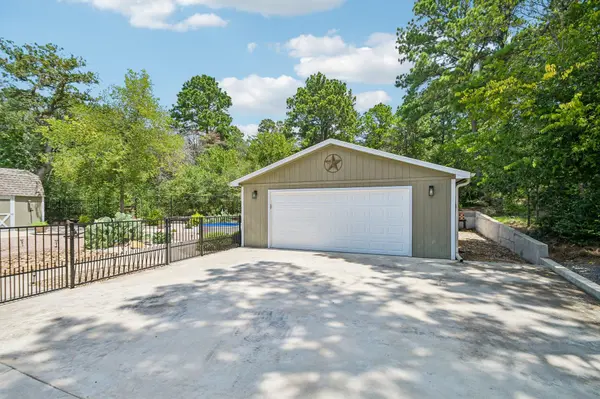 284 Moku Manu DR, Bastrop, TX 78602