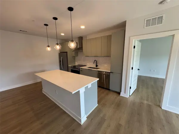 2500 Longview ST #302, Austin, TX 78705