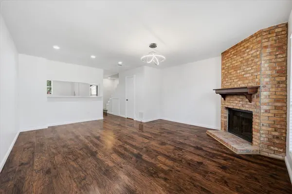 41 Abbey RD, Euless, TX 76039