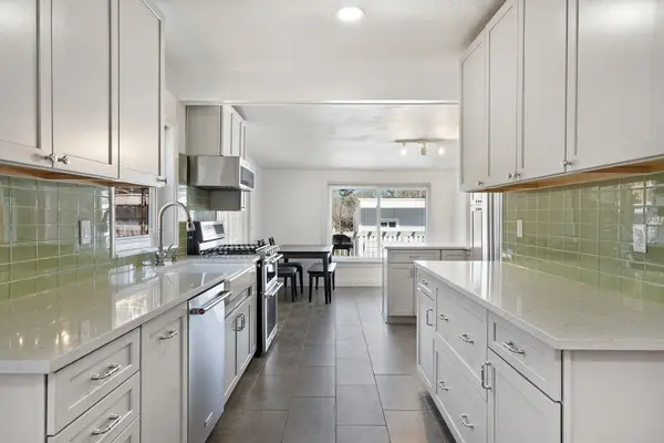 906 E 43rd ST, Austin, TX 78751