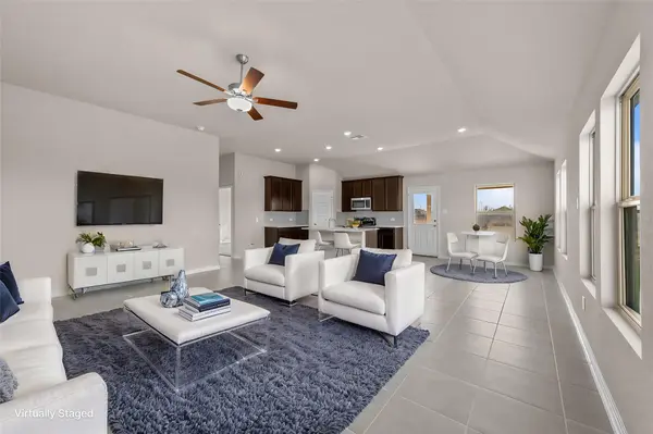221 Tessaria DR, San Marcos, TX 78666