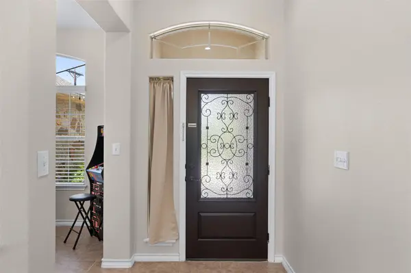 220 Tahitian DR, Bastrop, TX 78602