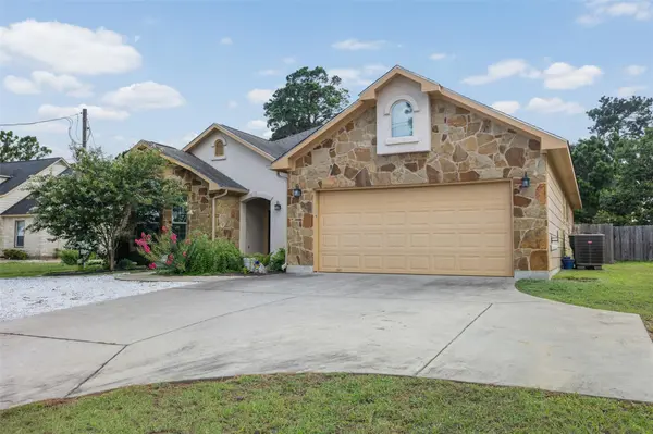 220 Tahitian DR, Bastrop, TX 78602