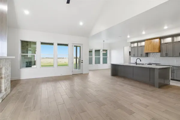 11109 Golden Eagle Ave, Salado, TX 76571