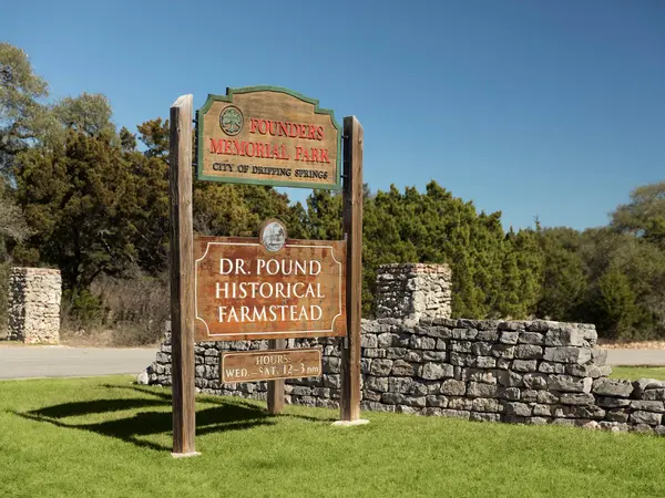 249 Sue Peaks LOOP, Dripping Springs, TX 78620