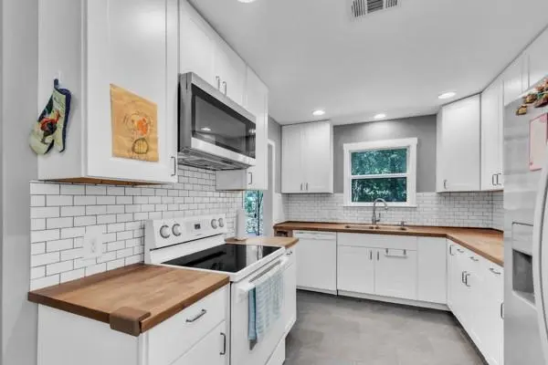 2109 N Cannes DR, Cedar Park, TX 78613