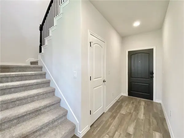 208 Caisson TRL, Liberty Hill, TX 78642