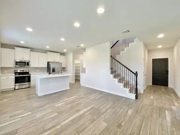 208 Caisson TRL, Liberty Hill, TX 78642