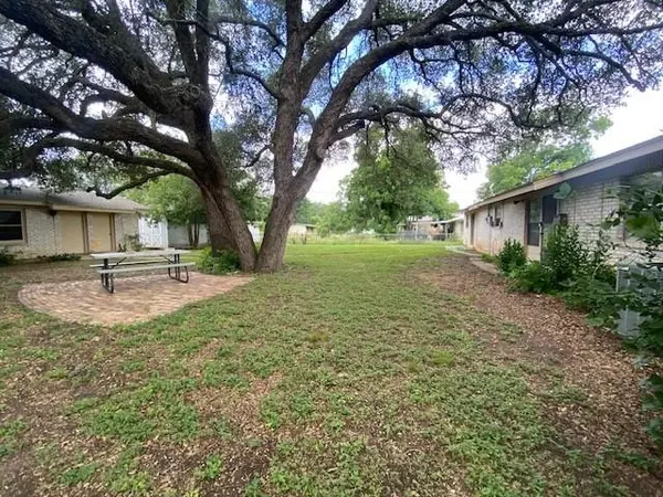 605 E Kerr ST E, Burnet, TX 78611