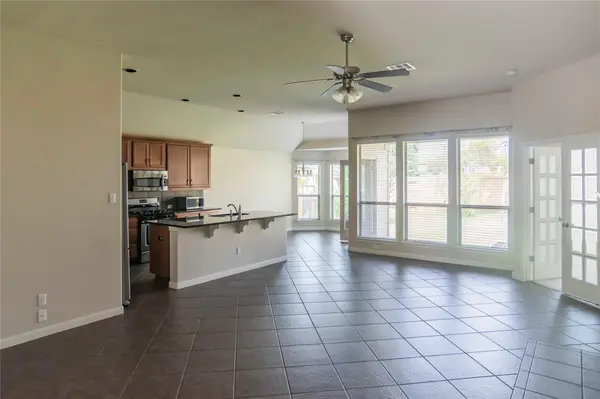 2542 Ravenwood DR, Round Rock, TX 78665