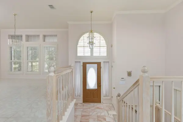 214 Golf Crest LN, Lakeway, TX 78734