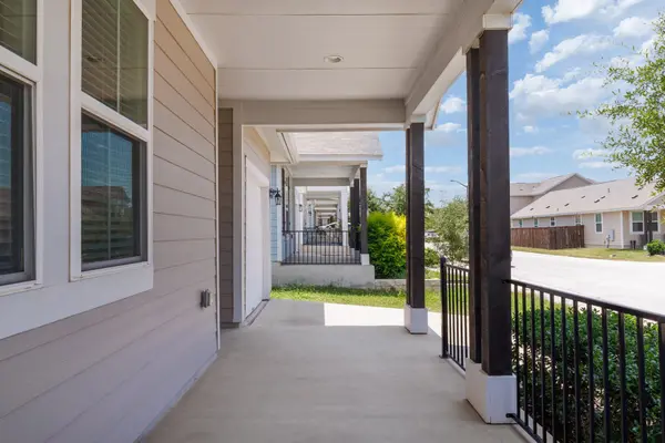 320 E Broade ST, Leander, TX 78641