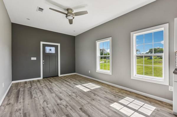 507 W 1st ST, Flatonia, TX 78941