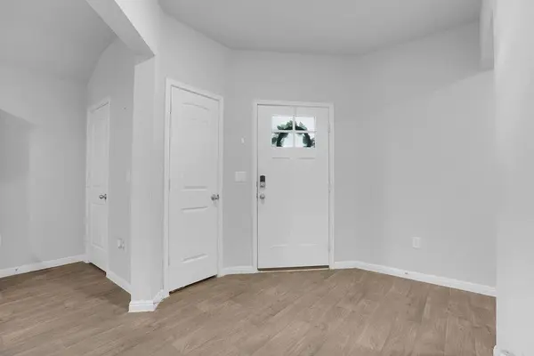121 Bunting LN, Bertram, TX 78605