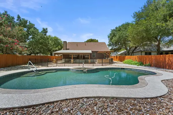 2606 Deer Stand LOOP, San Marcos, TX 78666