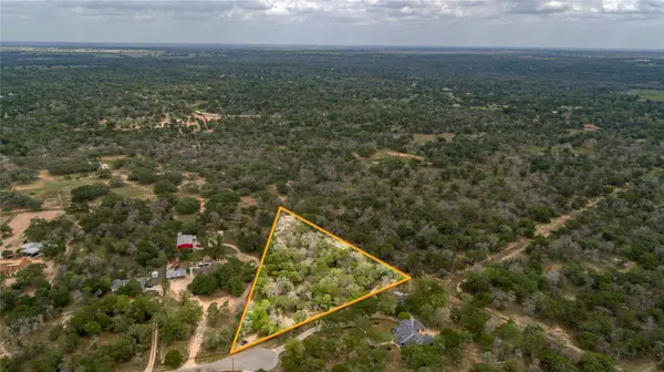 227 Encino DR, Floresville, TX 78114