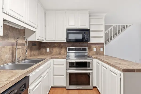 2500 Steck Ave #7, Austin, TX 78757
