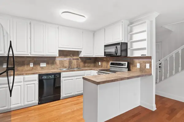 2500 Steck Ave #7, Austin, TX 78757